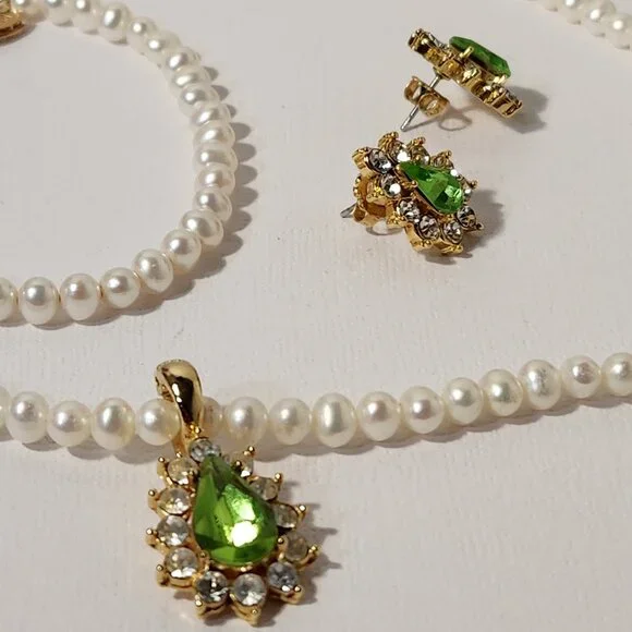 14K Pearl Necklace Bracelet & Earrings Complete Set Vintage Mint Peridot Avon - Picture 4 of 11
